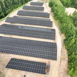 Berbersdorf erfolgreich abgeschlossen: Solarstrom und Speicher für Deutsche Asphalt